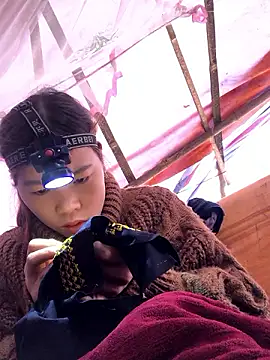 ngoclothingoc9en online show from December 9, 2024, 1:29 am