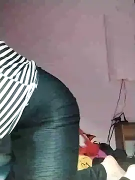 ngoclothingoc9en online show from March 13, 2025, 10:57 am