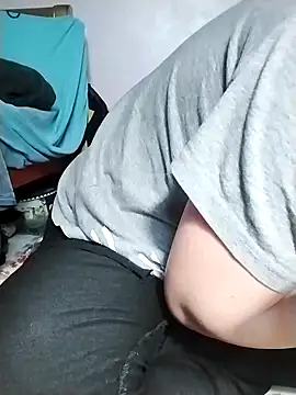 ngoclothingoc9en online show from March 16, 2025, 7:59 am