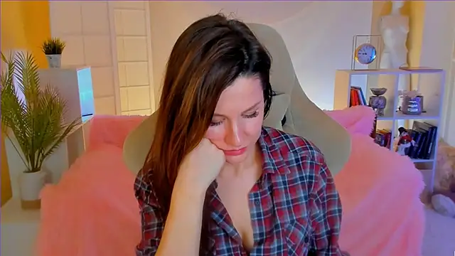 April o Nill online show from January 23, 2025, 3:43 pm