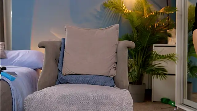  keeti  online show from March 8, 2025, 8:44 am