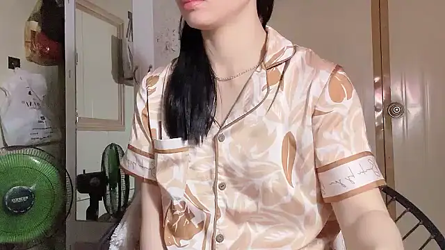 LinhChi 9x online show from April 23, 2026, 1:46 pm