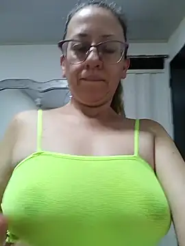 miss hanna07 online show from November 17, 2025, 9:37 am