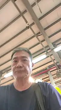 Snapshot of YuHsuant chatting on December 18, 2025, 10:21 am YuHsuant online show from December 18, 2025, 10:21 am