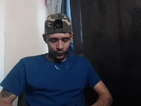 Snapshot of RickyGrey77 chatting on December 10, 2024, 4:27 pm RickyGrey77 online show from December 10, 2024, 4:27 pm