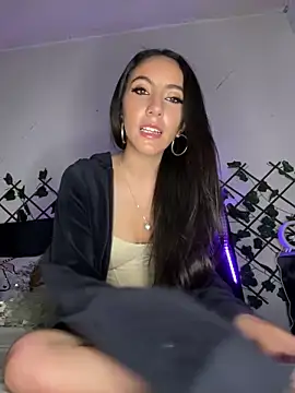 FrancellyHot online show from February 6, 2025, 1:38 am