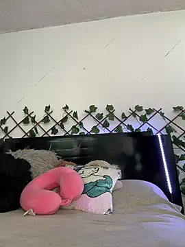 FrancellyHot online show from February 12, 2025, 10:15 pm