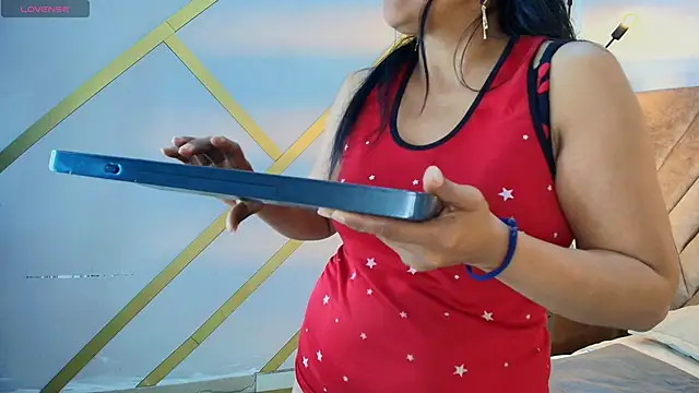 Anthonelaa   online show from May 20, 2026, 8:26 pm