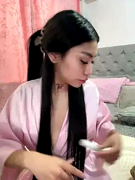 Effy Bonny online show from November 28, 2025, 9:39 pm