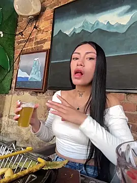 Effy Bonny online show from December 16, 2025, 6:24 pm