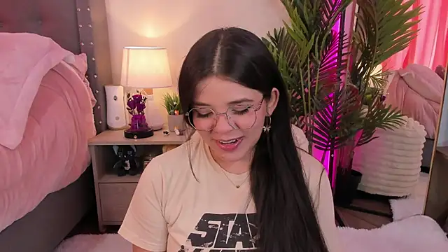 Snapshot of cammiefoalss chatting on March 10, 2025, 5:50 pm cammiefoalss online show from March 10, 2025, 5:50 pm