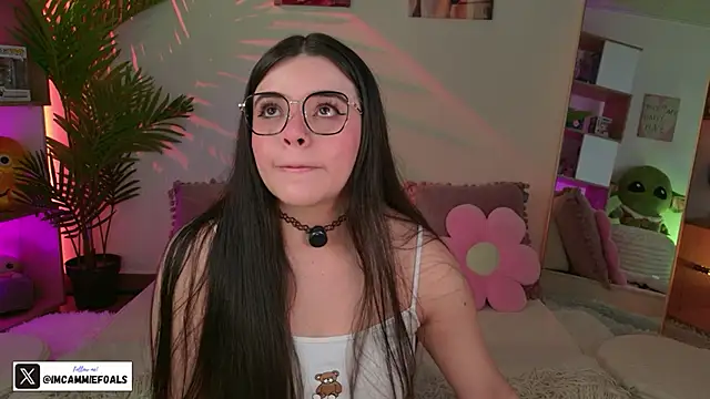 Snapshot of cammiefoalss chatting on September 15, 2025, 1:55 pm cammiefoalss online show from September 15, 2025, 1:55 pm