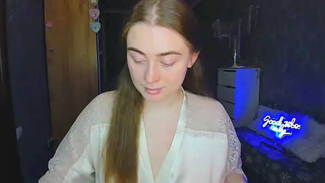 Snapshot of Demure_Smile chatting on February 27, 2025, 5:13 am Demure Smile online show from February 27, 2025, 5:13 am