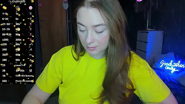 Snapshot of Demure_Smile chatting on March 10, 2025, 6:49 am Demure Smile online show from March 10, 2025, 6:49 am