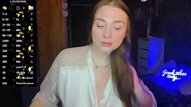 Snapshot of Demure_Smile chatting on March 14, 2025, 6:10 am Demure Smile online show from March 14, 2025, 6:10 am