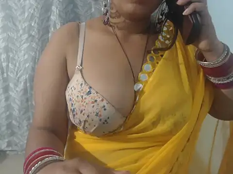 cute-priy online show from February 6, 2025, 8:39 am