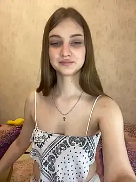 Snapshot of MollyDolle chatting on December 16, 2024, 10:24 pm MollyDolle online show from December 16, 2024, 10:24 pm