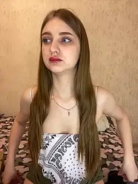 Snapshot of MollyDolle chatting on December 21, 2024, 7:06 pm MollyDolle online show from December 21, 2024, 7:06 pm