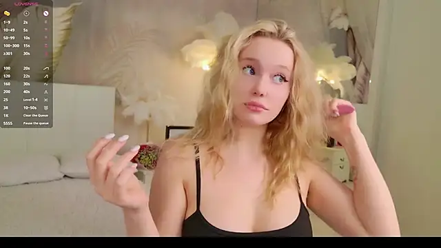 AliceMorr online show from January 21, 2025, 7:50 pm