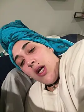 ThicBunz online show from October 11, 2025, 3:21 pm