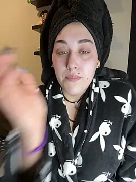 ThicBunz online show from November 30, 2025, 6:01 pm