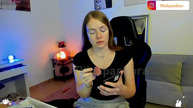 Snapshot of Piinkpandora chatting on February 22, 2026, 8:51 pm Piinkpandora online show from February 22, 2026, 8:51 pm