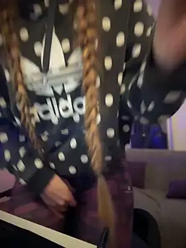 Snapshot of Piinkpandora chatting on March 5, 2026, 8:27 pm Piinkpandora online show from March 5, 2026, 8:27 pm