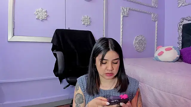 Snapshot of JeyLee chatting on November 4, 2025, 12:26 pm JeyLee online show from November 4, 2025, 12:26 pm