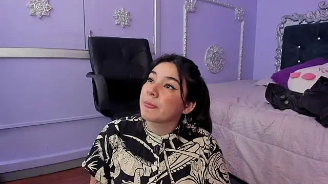 Snapshot of JeyLee chatting on November 18, 2025, 12:09 pm JeyLee online show from November 18, 2025, 12:09 pm