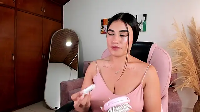 Snapshot of Alheli_16 chatting on February 11, 2026, 12:32 pm Alheli 16 online show from February 11, 2026, 12:32 pm