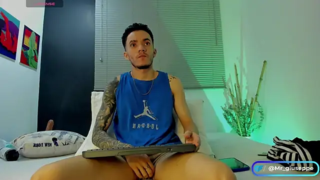 Snapshot of Tylergiuseppe_ chatting on December 23, 2024, 11:28 pm Tylergiuseppe  online show from December 23, 2024, 11:28 pm