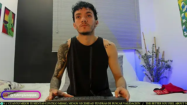 Snapshot of Tylergiuseppe_ chatting on February 13, 2025, 10:11 pm Tylergiuseppe  online show from February 13, 2025, 10:11 pm