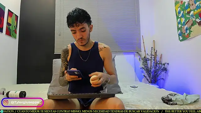 Snapshot of Tylergiuseppe_ chatting on February 14, 2025, 10:36 pm Tylergiuseppe  online show from February 14, 2025, 10:36 pm