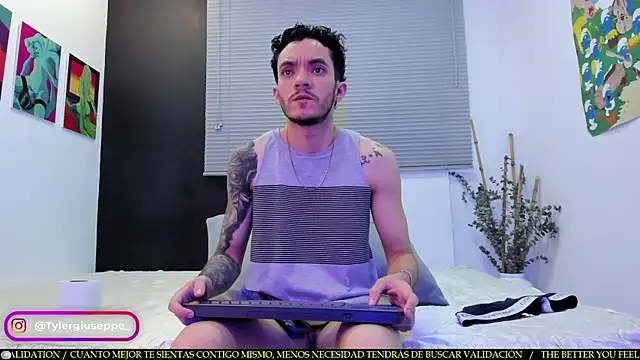 Snapshot of Tylergiuseppe_ chatting on February 20, 2025, 9:20 pm Tylergiuseppe  online show from February 20, 2025, 9:20 pm