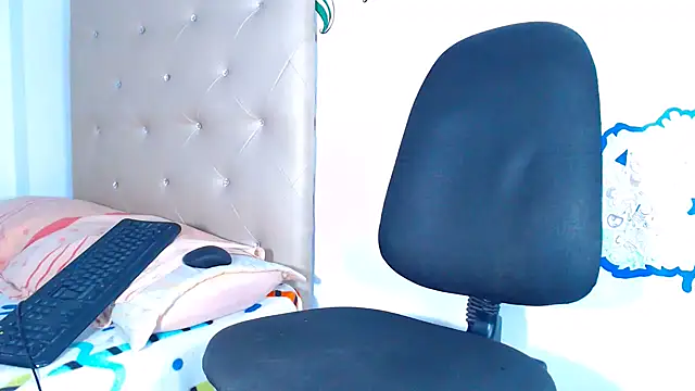 Megaanfox online show from February 6, 2025, 10:32 pm