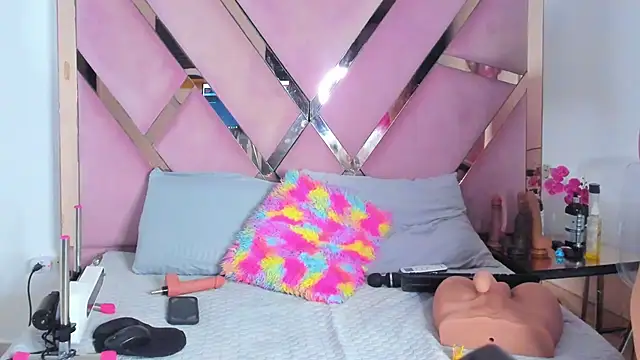 Snapshot of Freyaht chatting on November 18, 2025, 5:45 am Freyaht online show from November 18, 2025, 5:45 am