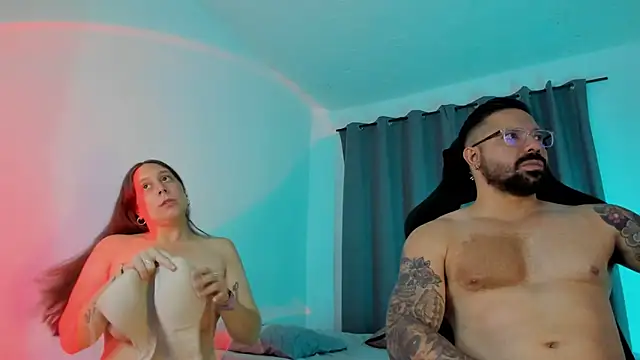 Snapshot of FreeLoveCouple chatting on March 12, 2026, 1:56 am FreeLoveCouple online show from March 12, 2026, 1:56 am