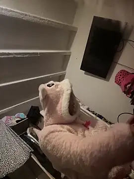 Snapshot of Khalyk_G chatting on November 25, 2025, 8:36 am Khalyk G online show from November 25, 2025, 8:36 am