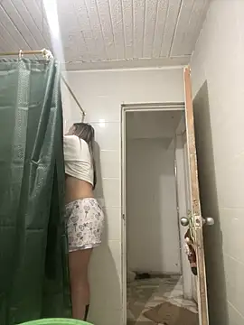 Snapshot of Khalyk_G chatting on December 18, 2025, 12:17 am Khalyk G online show from December 18, 2025, 12:17 am