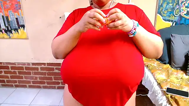 CurvyAfricanGoddess online show from December 4, 2025, 6:27 pm