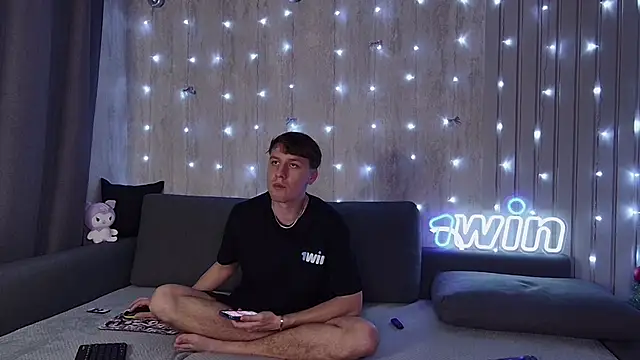 wineandboobss online show from December 24, 2024, 5:02 pm