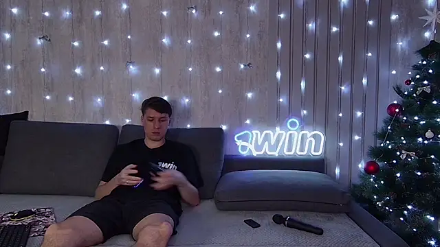 wineandboobss online show from December 25, 2024, 3:17 pm