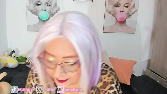 Snapshot of Amberbedoya_ chatting on December 30, 2024, 11:28 pm Amberbedoya online show from December 30, 2024, 11:28 pm