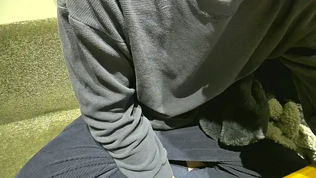 Snapshot of atom0407 chatting on December 29, 2024, 4:19 pm atom0407 online show from December 29, 2024, 4:19 pm