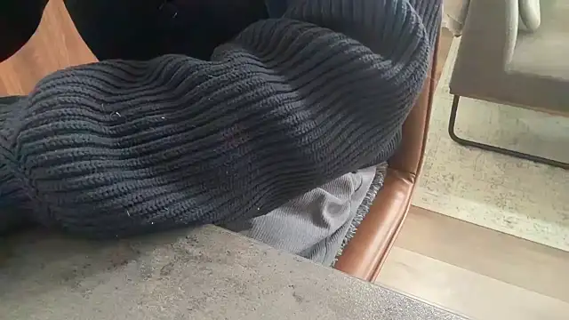 Snapshot of atom0407 chatting on March 10, 2026, 2:16 am atom0407 online show from March 10, 2026, 2:16 am