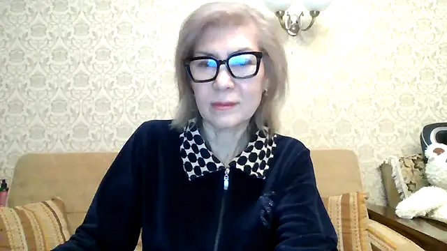 Elegant00Lady online show from January 13, 2026, 5:18 pm