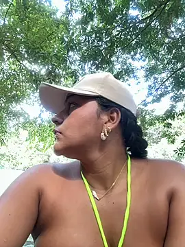 Snapshot of anaesca chatting on November 3, 2025, 2:29 pm anaesca online show from November 3, 2025, 2:29 pm