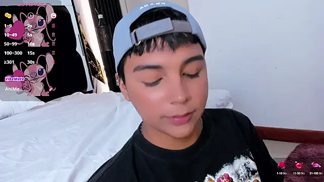 Snapshot of Seductivo_jr chatting on February 12, 2025, 7:34 am Seductivo jr online show from February 12, 2025, 7:34 am