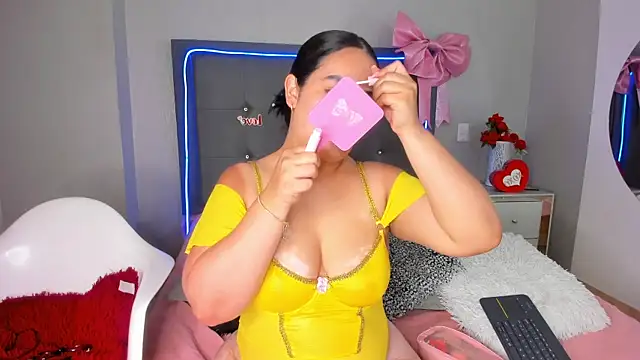 Snapshot of emma_lye chatting on March 31, 2026, 9:04 pm emma lye online show from March 31, 2026, 9:04 pm