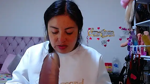 lanaqueen699 online show from March 24, 2026, 12:21 pm